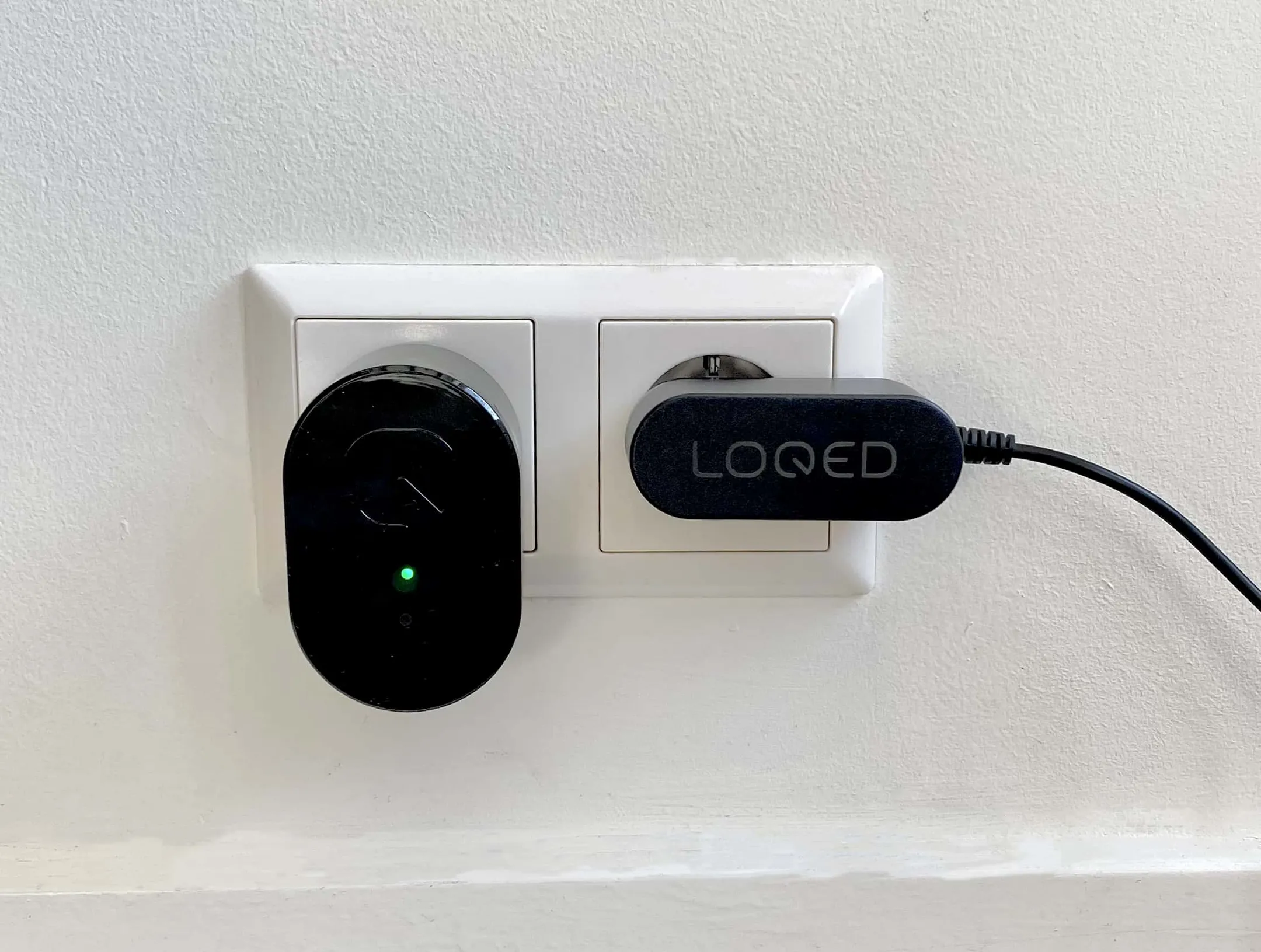 LOQED  Powerkit pour serrure connectée - Chargeur & 8 Batteries image
