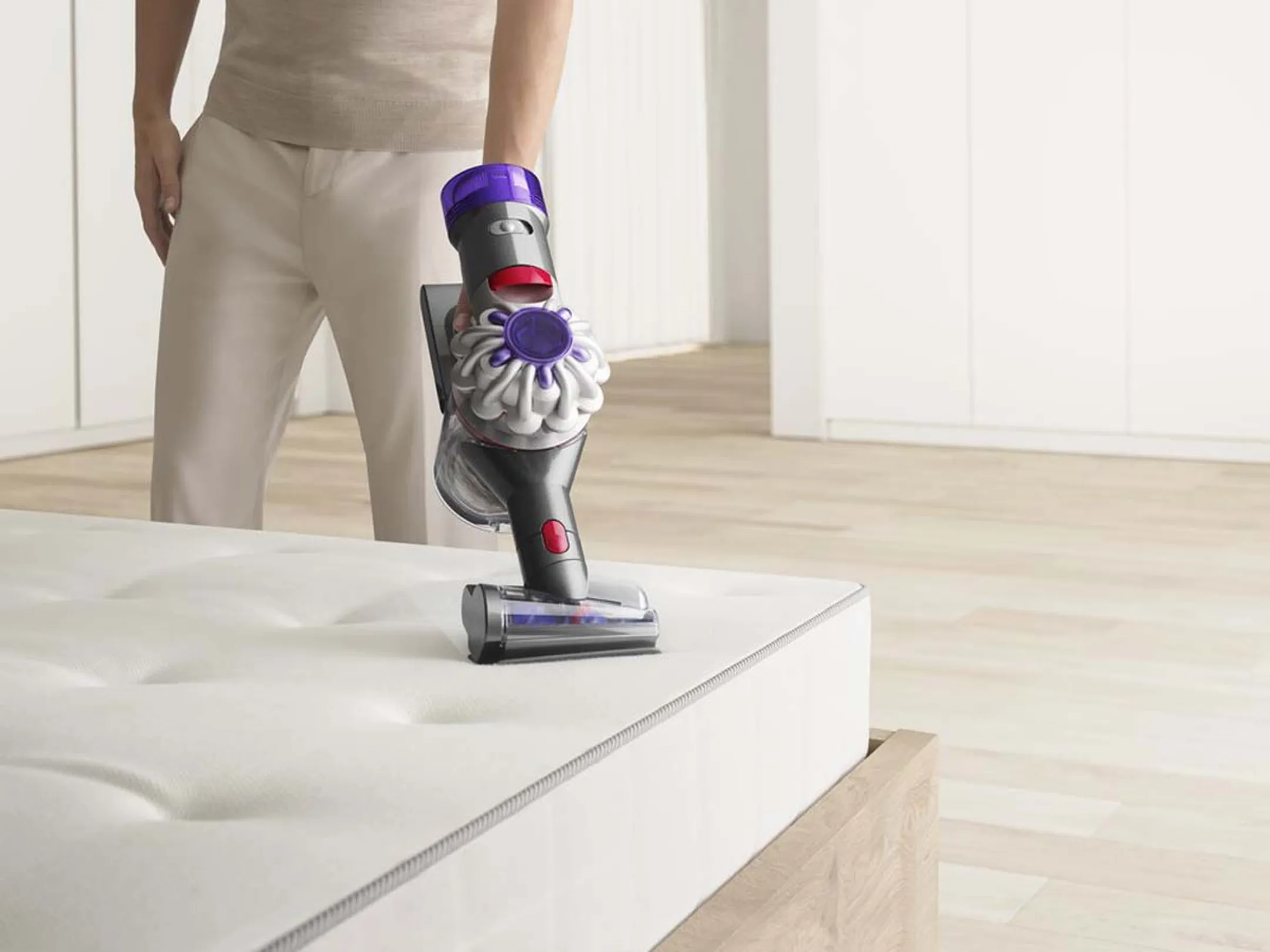 Dyson Upright vacuum cleaner V8 Advanced image