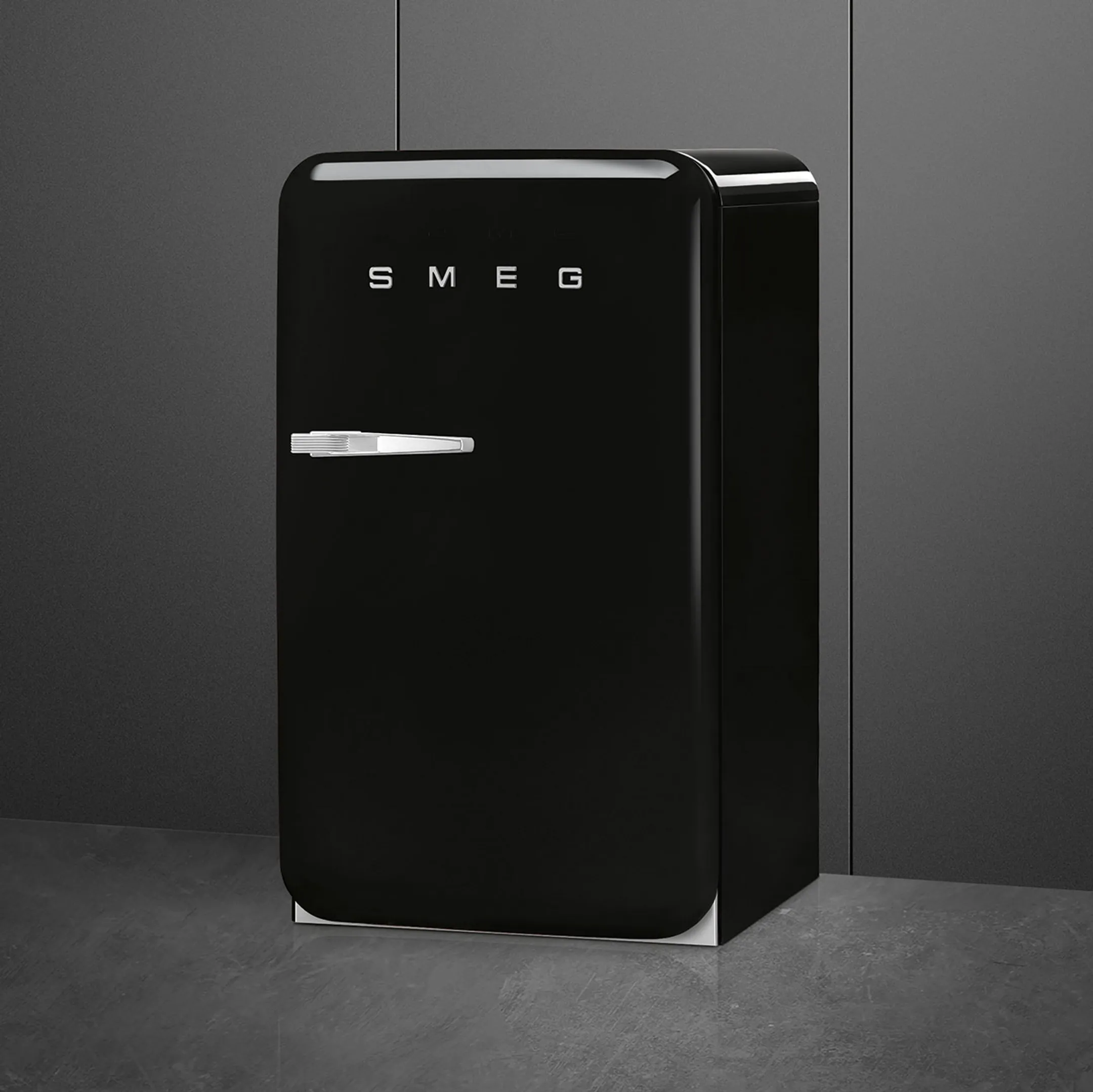Smeg Tischkühlschrank FAB10RBL6 - Schwarz image