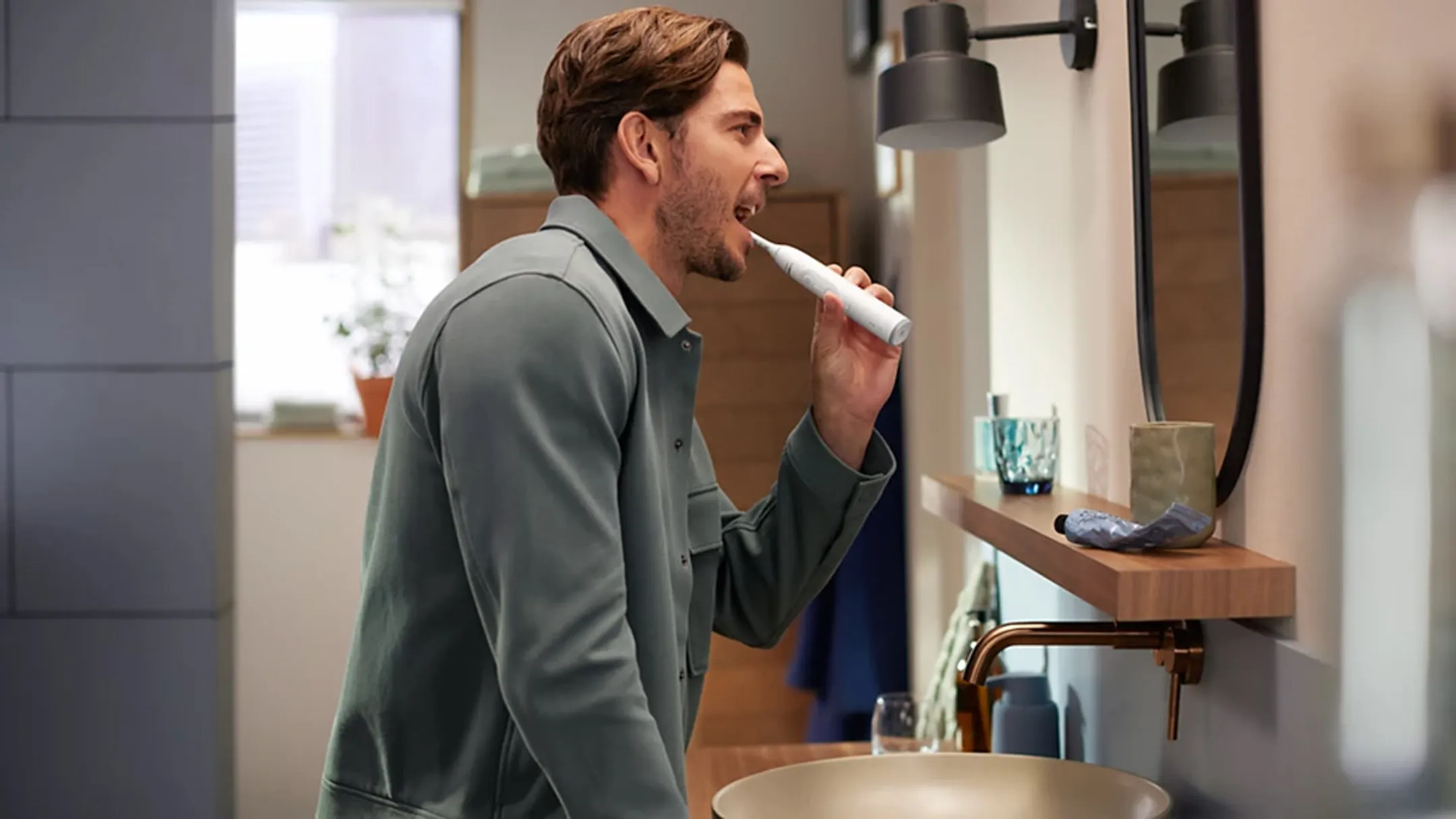 Philips Electric toothbrush Sonicare 6100 HX7400/01 image