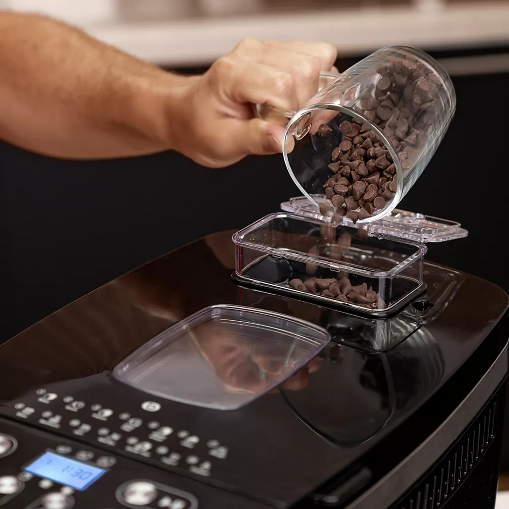 ESSENTIEL-B Bread maker EMP1106 - Black image