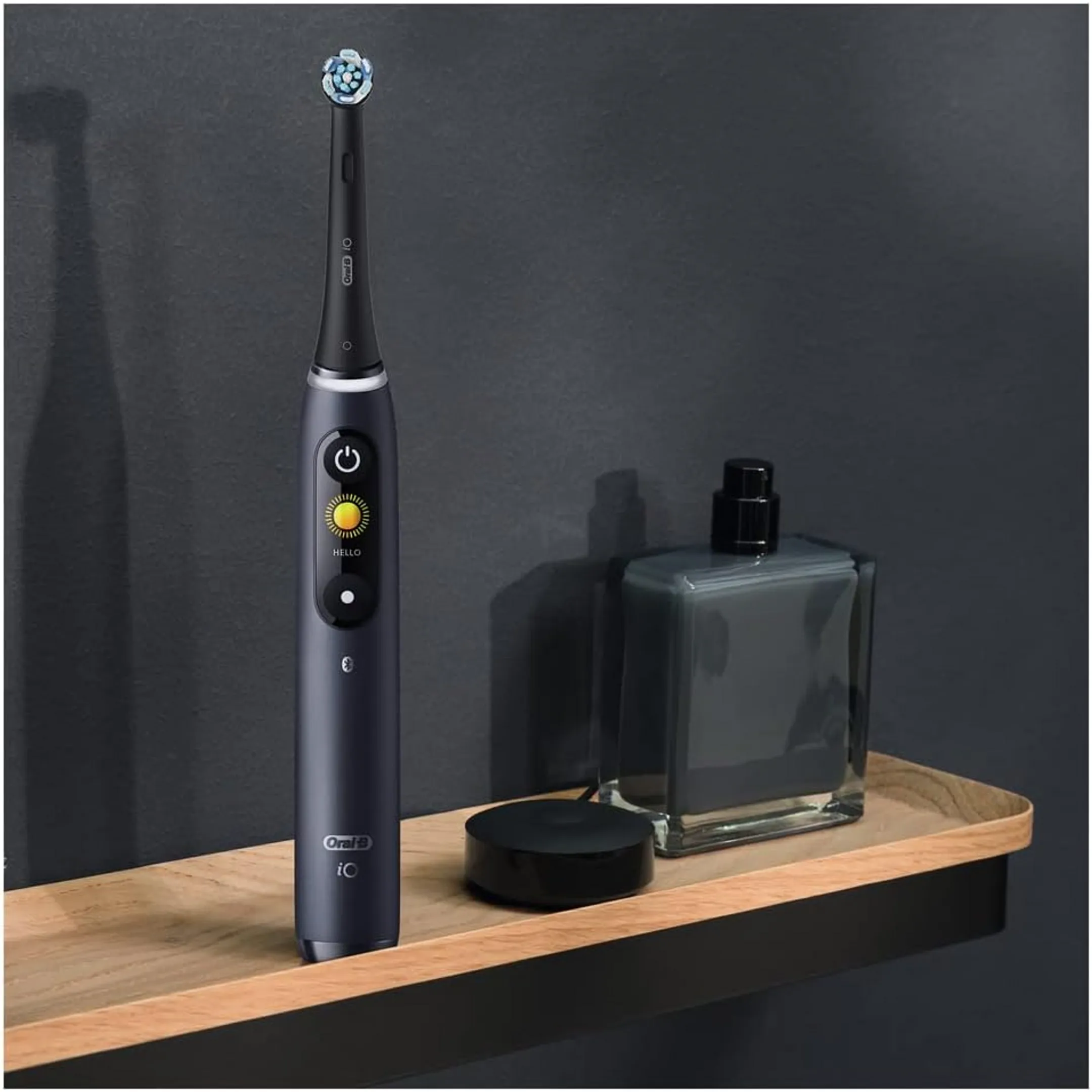 Oral-B Electric toothbrush iO8s Black onyx image