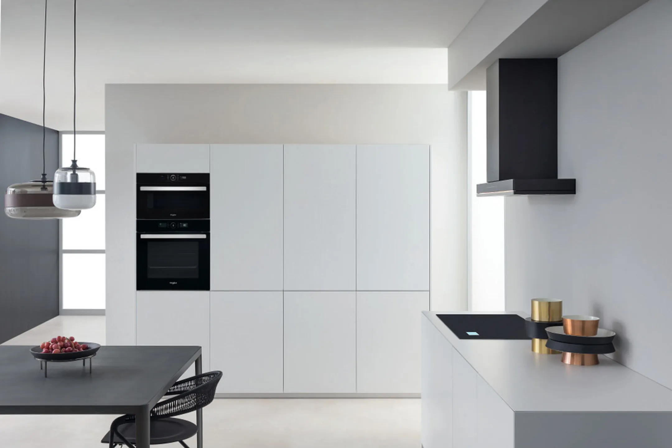 Whirlpool Micro-ondes encastrable 6Th Sense AMW 730/NB image