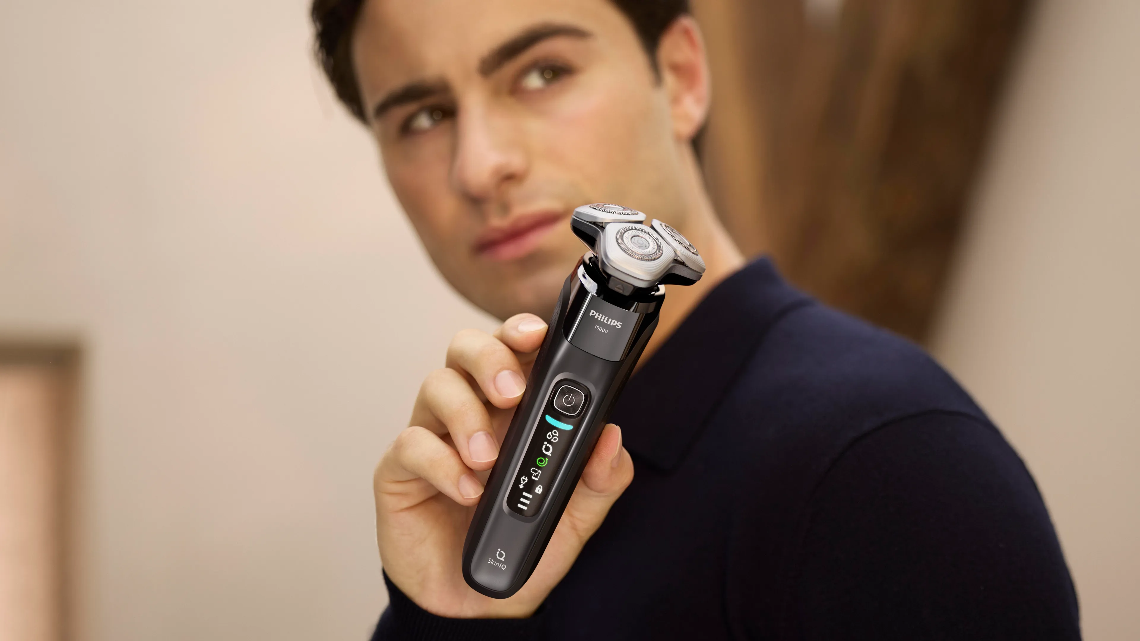 Philips Elektrorasierer i9000 SkinIQ X9000/30 image