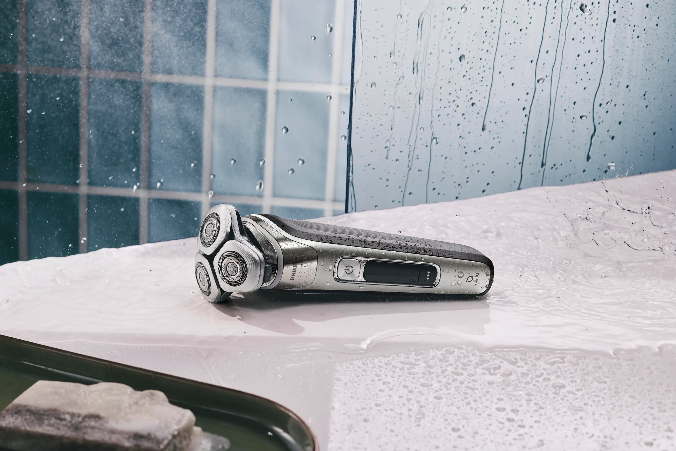 Philips Electric shaver i9000 XP9208/30 image