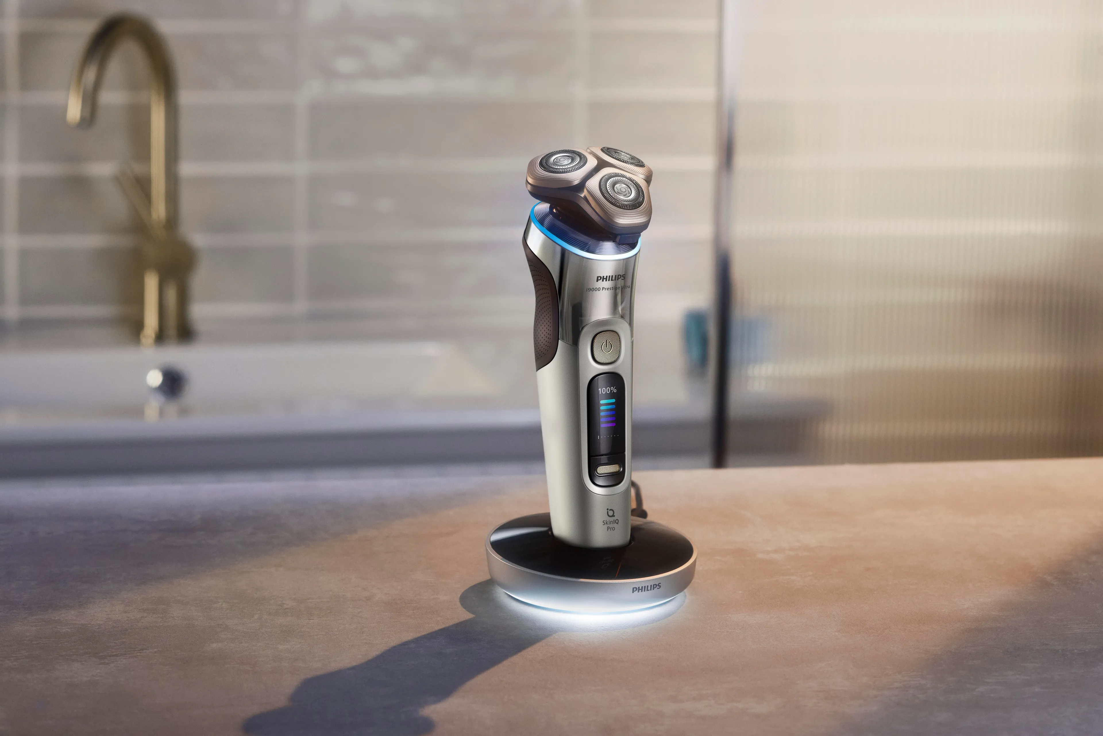 Philips Electric shaver i9000 Prestige Ultra XP9404/46 image