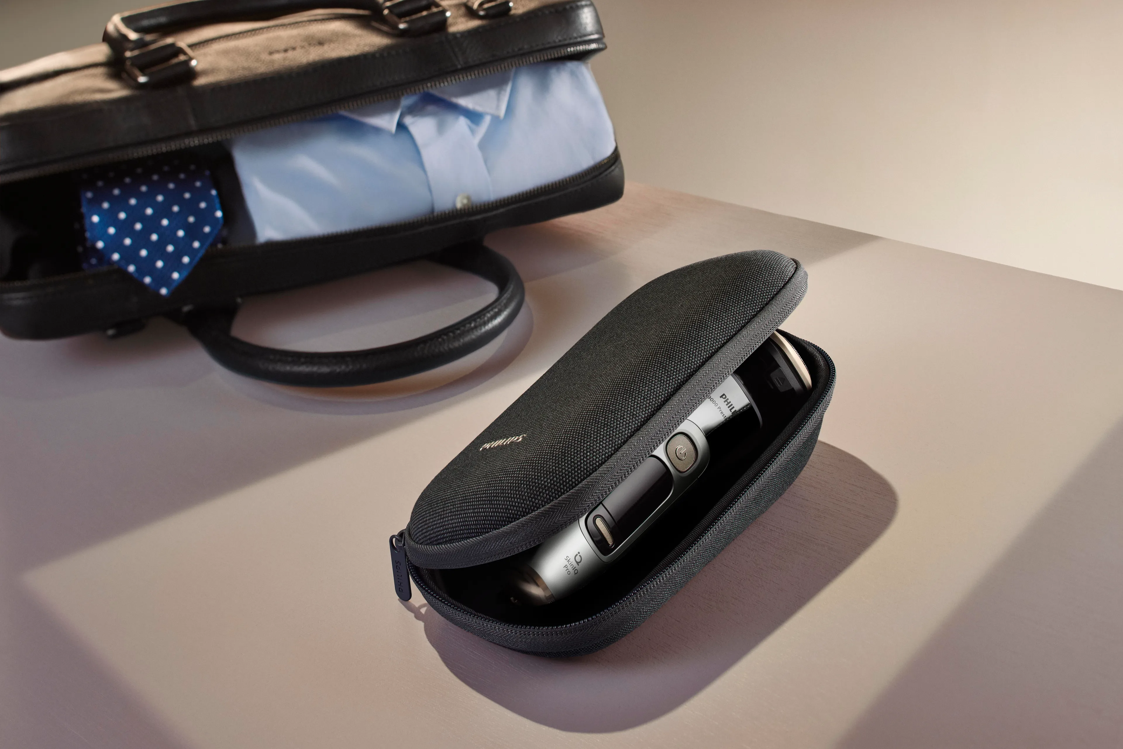 Philips Electric shaver i9000 Prestige Ultra XP9404/46 image