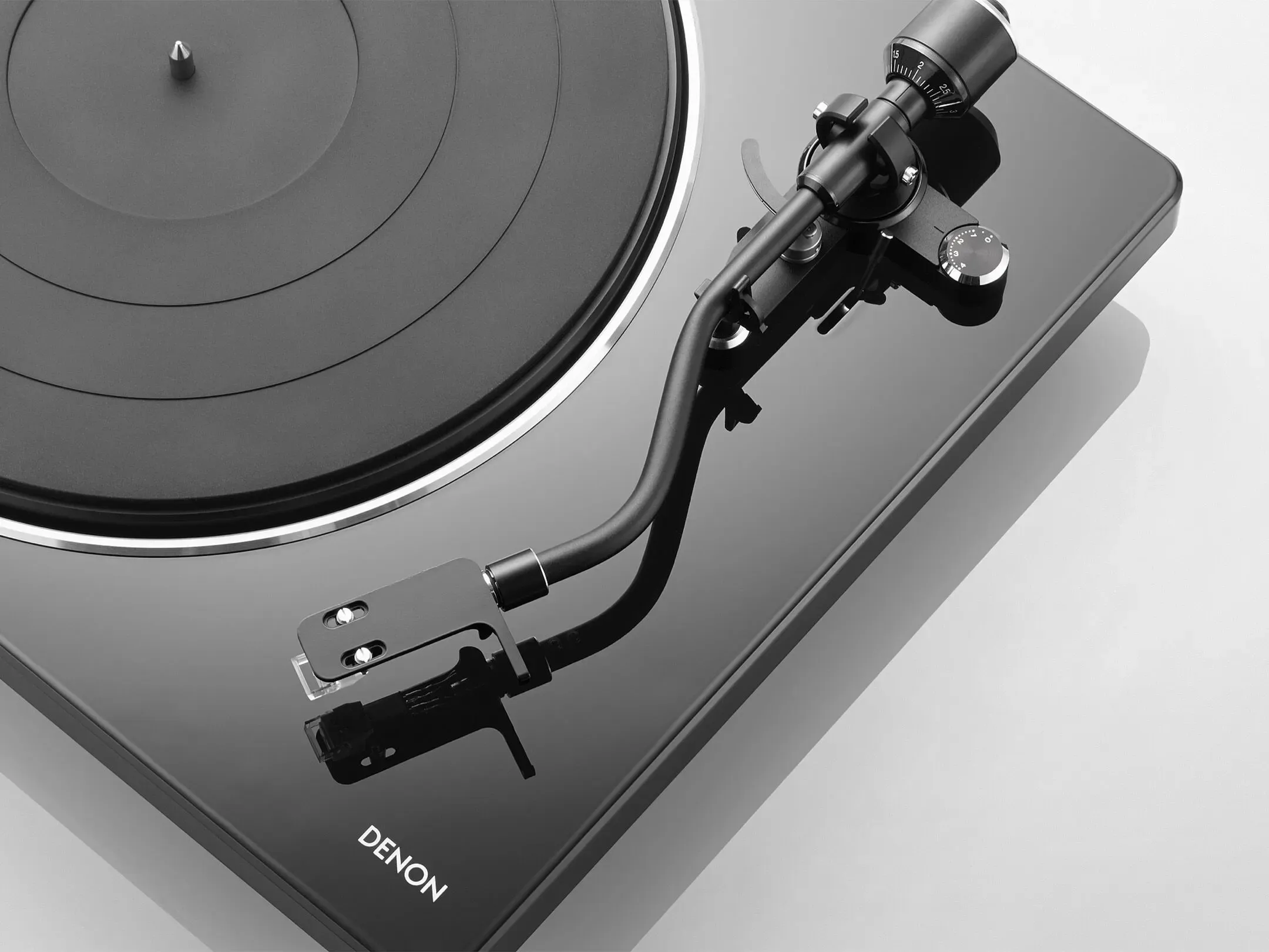 Turntable DP-400 Black