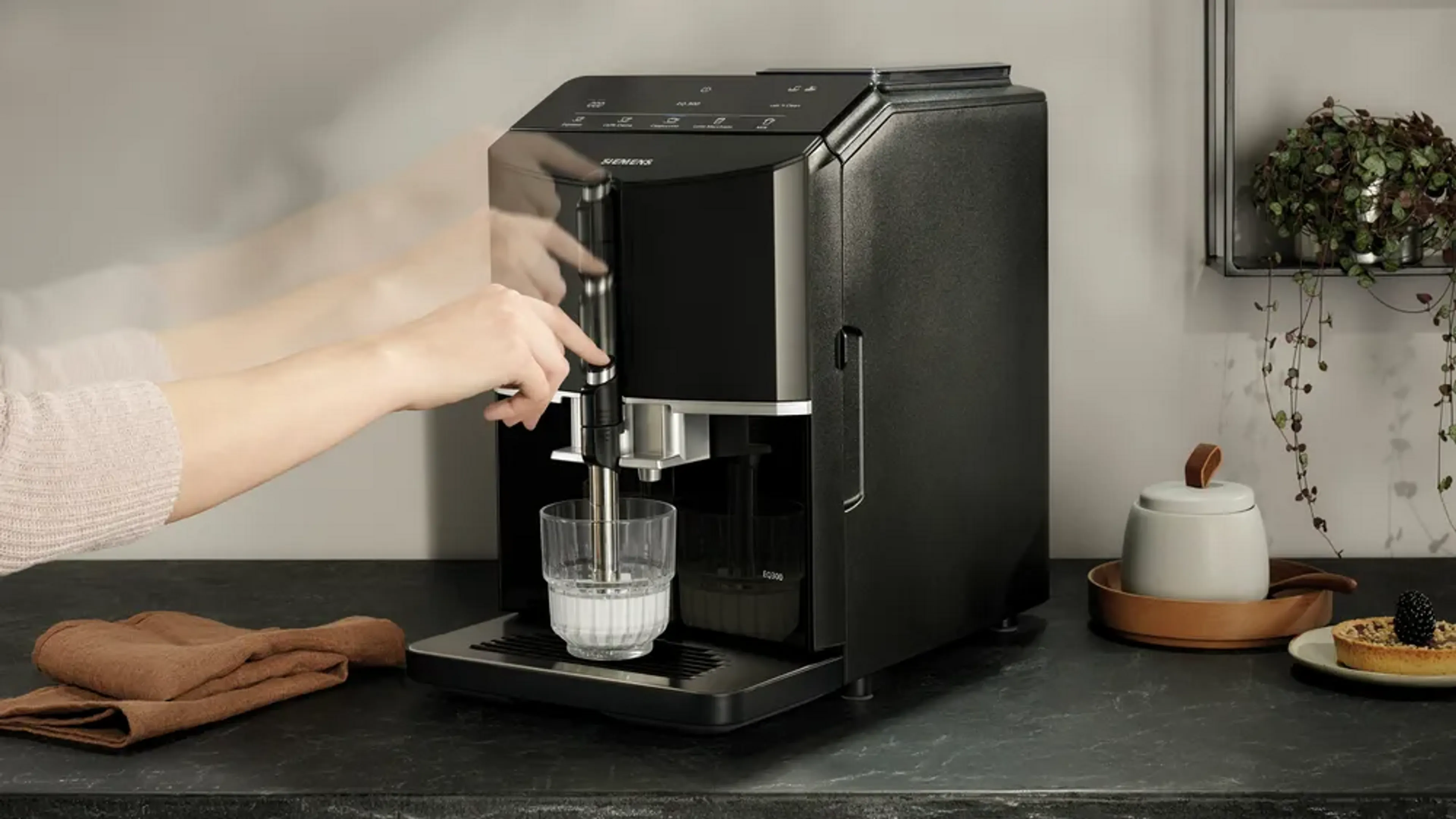 Siemens Machine à expresso automatique EQ300 TF301E19 image