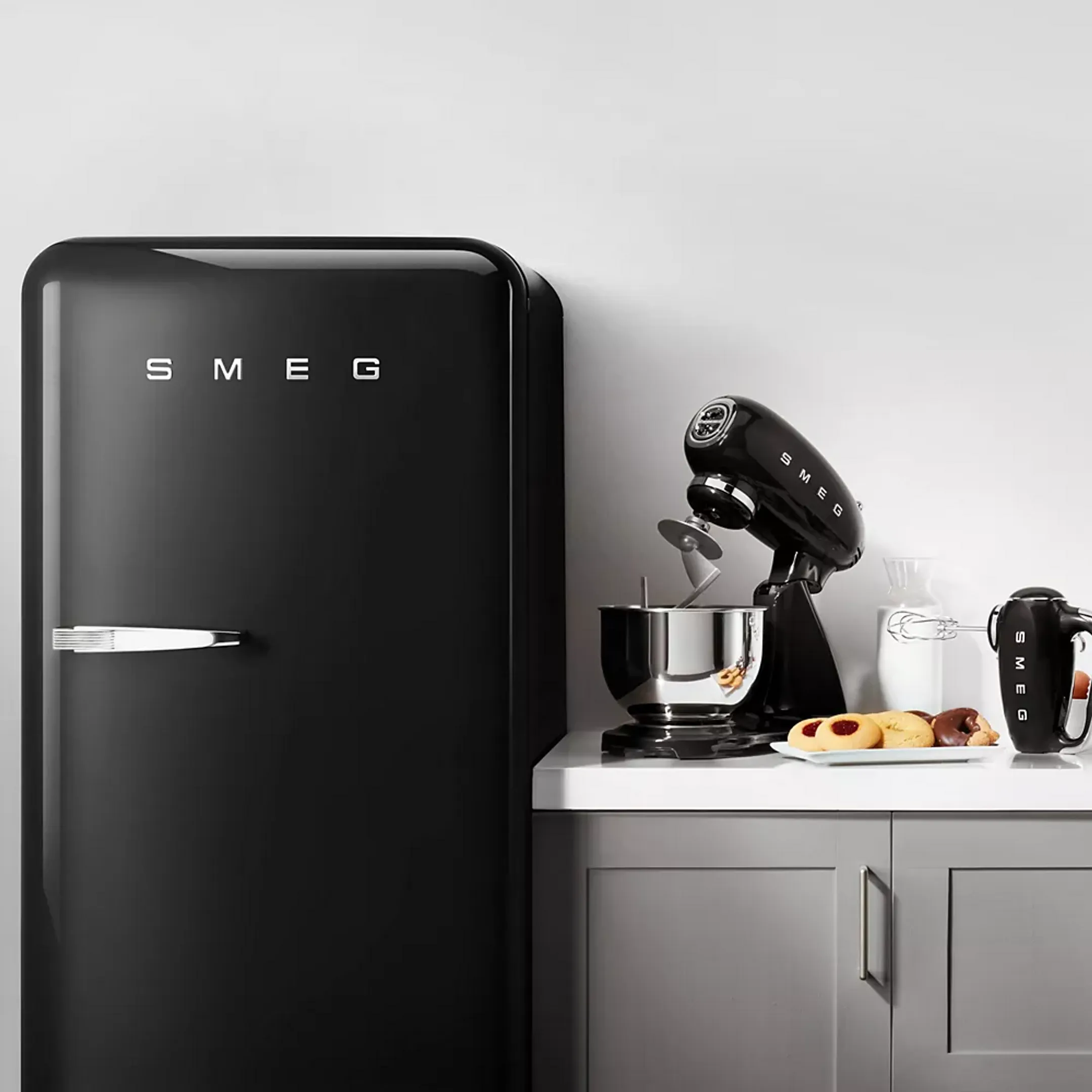 Smeg Kühlschrank FAB28RBL6 - Schwarz image