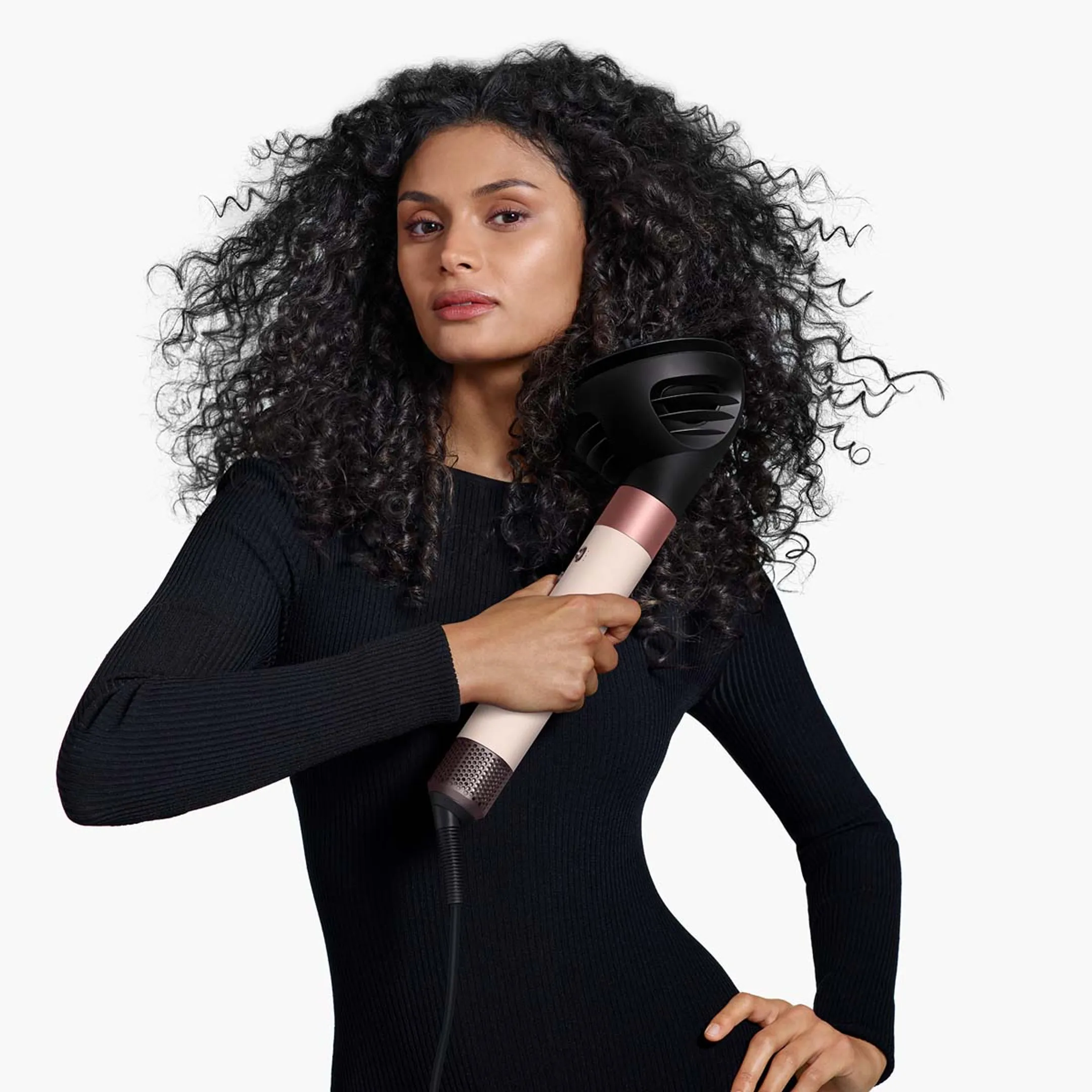 Dyson Airwrap i.d. – lockiges bis krauses Haar – Ceramic Pink image