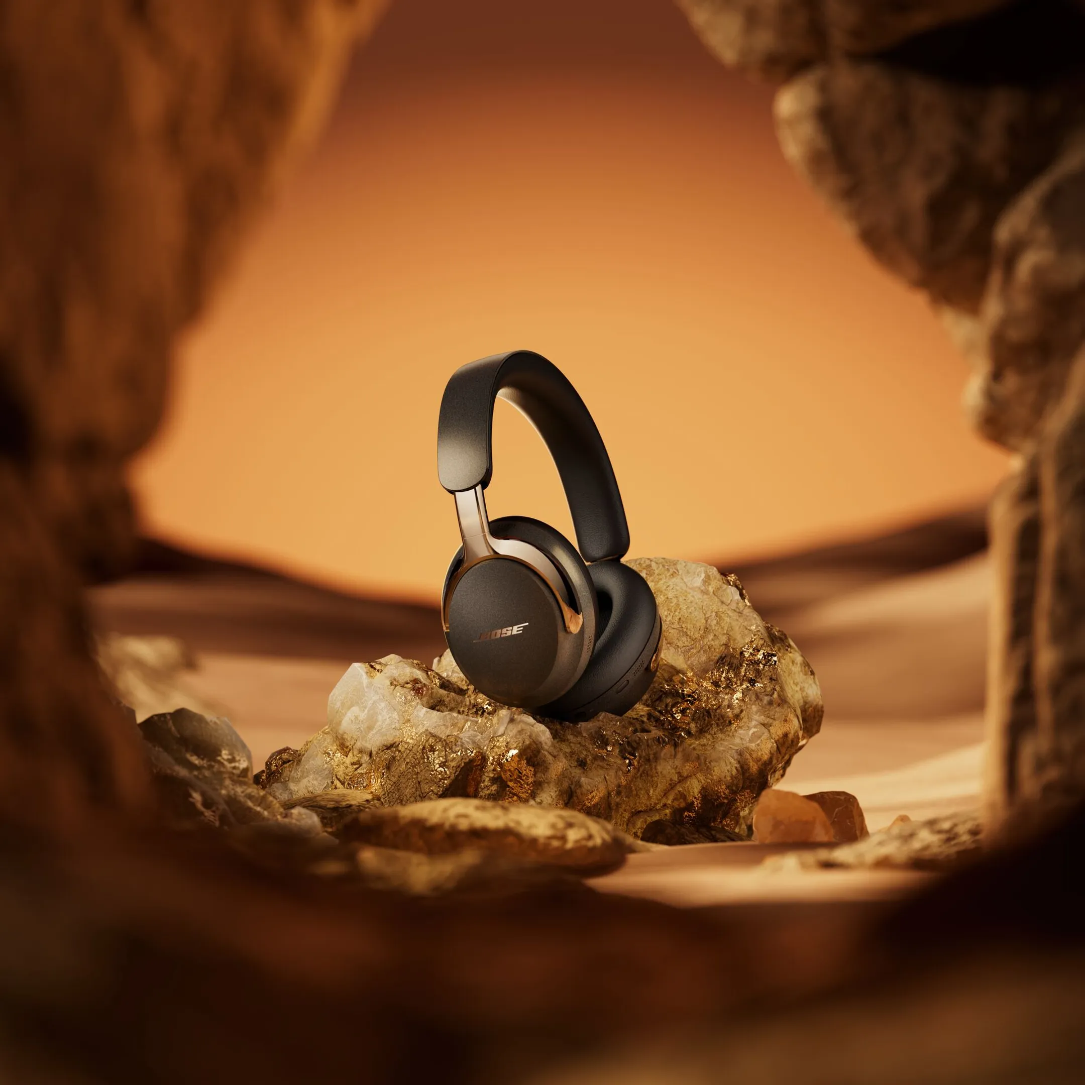 Bose Wireless Headphones QuietComfort Ultra 2 - Limited Edition Desert Gold image