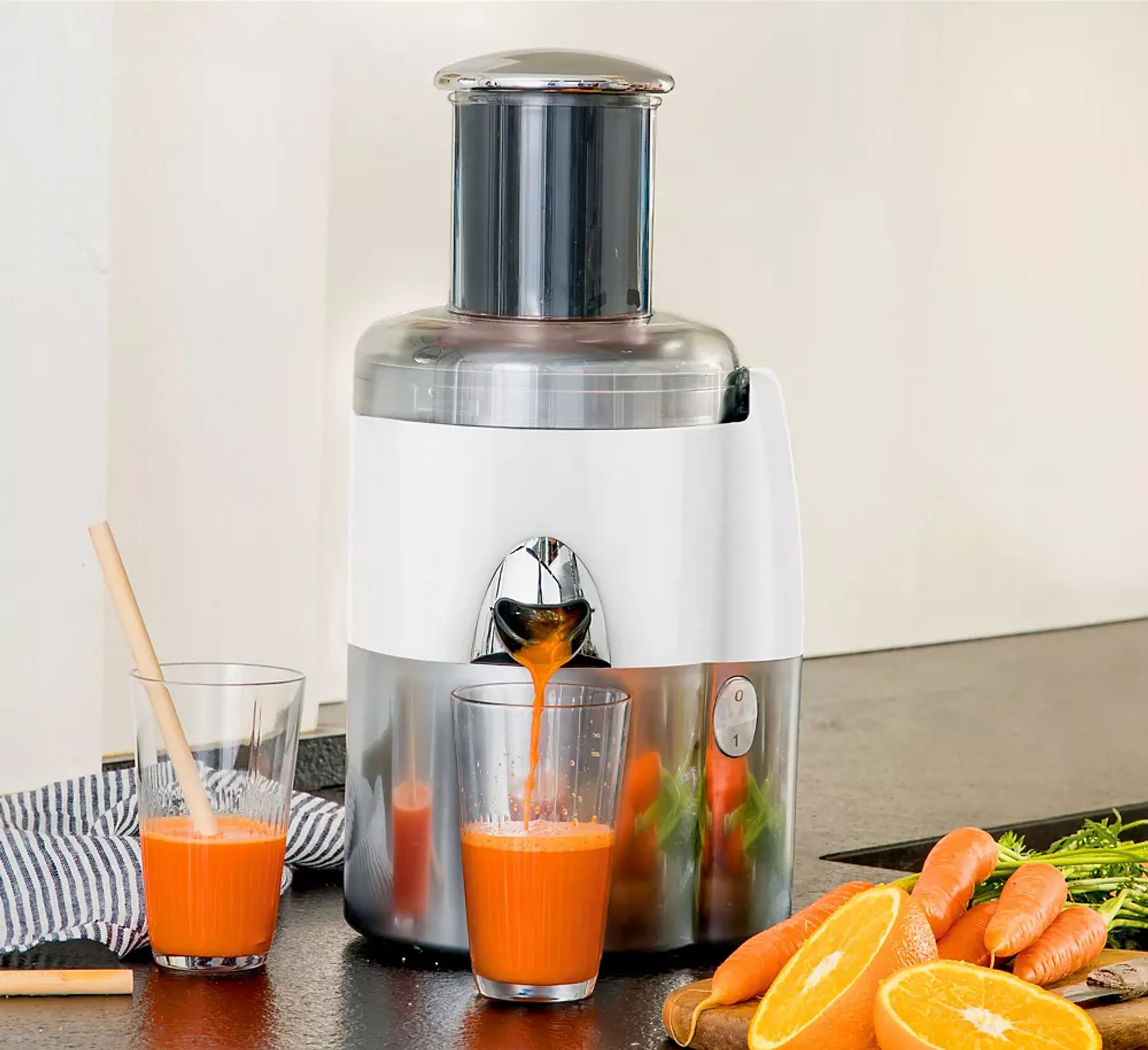 Magimix Extracteur de jus Juice Expert 3 18085F - Chrome & Blanc image
