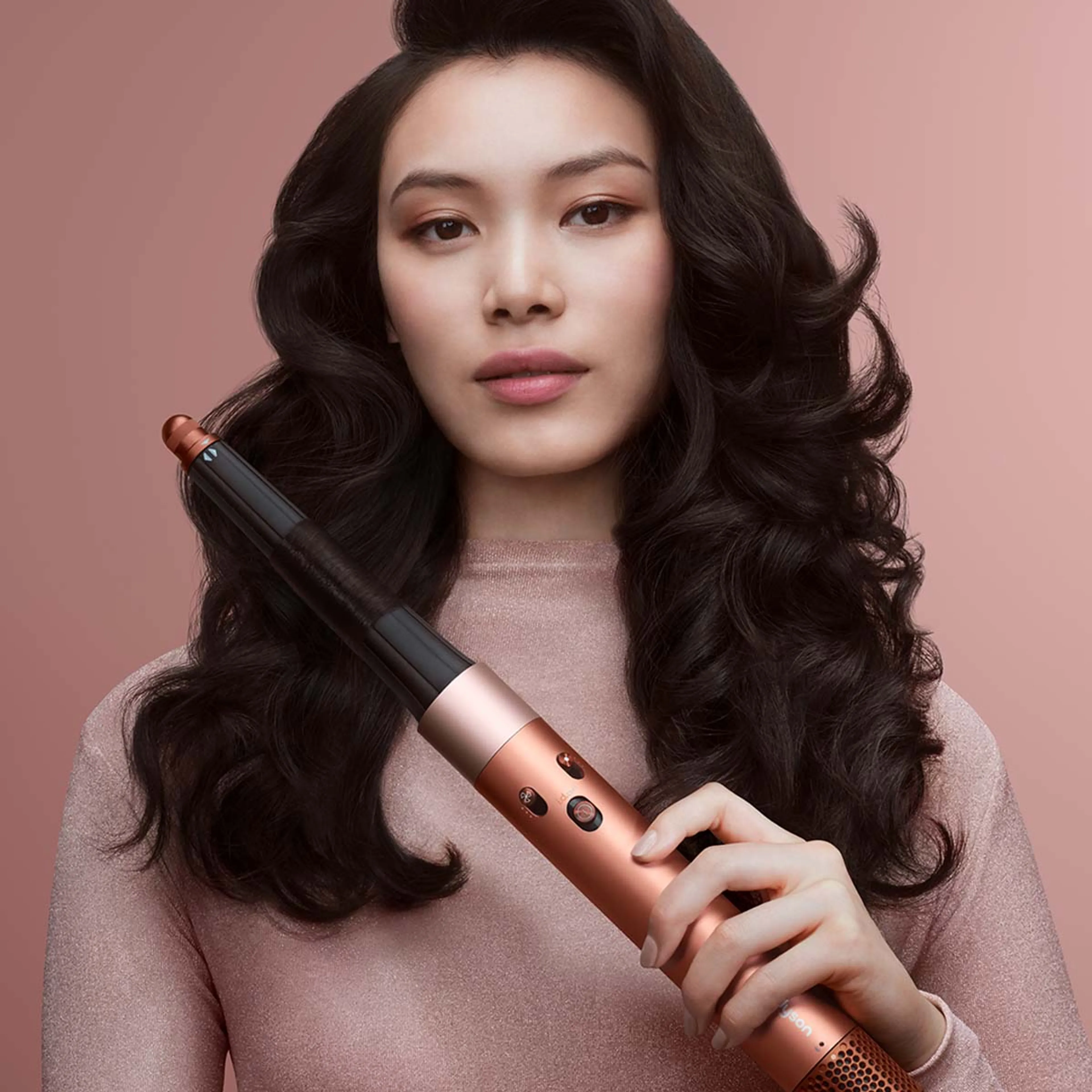 Dyson Airwrap i.d. - Straight to Wavy Hair - Amber Silk image