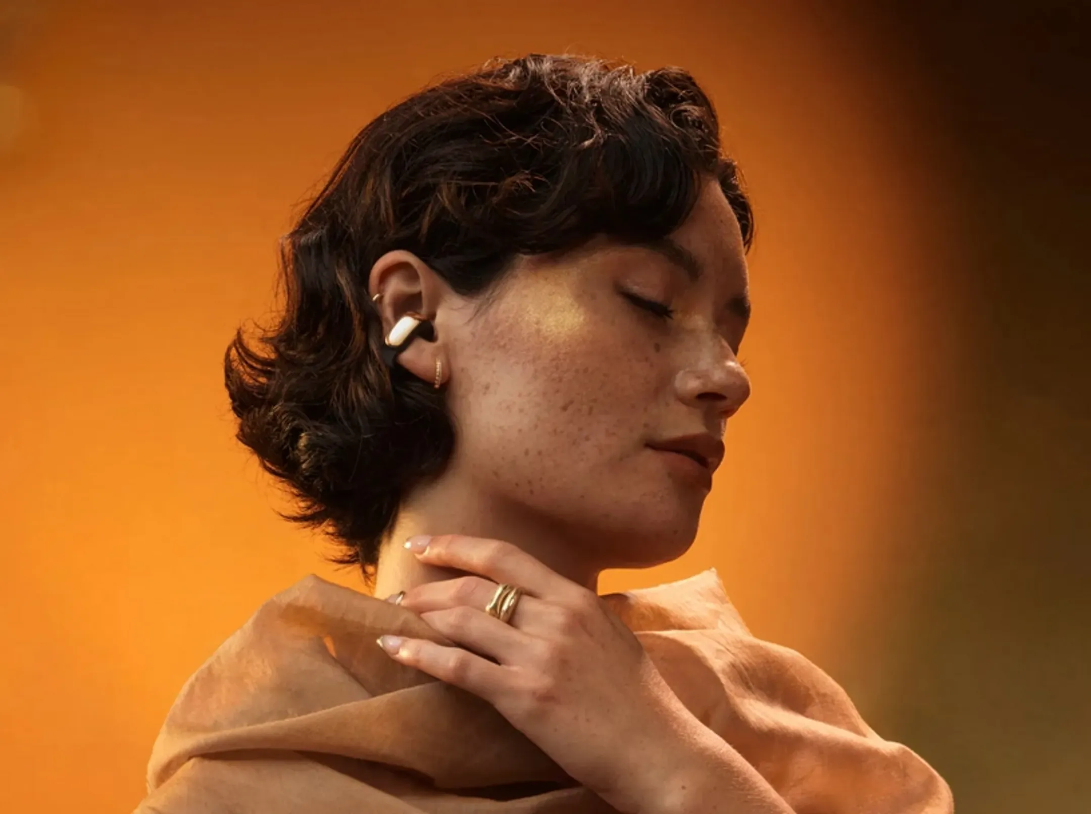 Bose Ultra Wireless In-Ear Headphones - Desert Gold image