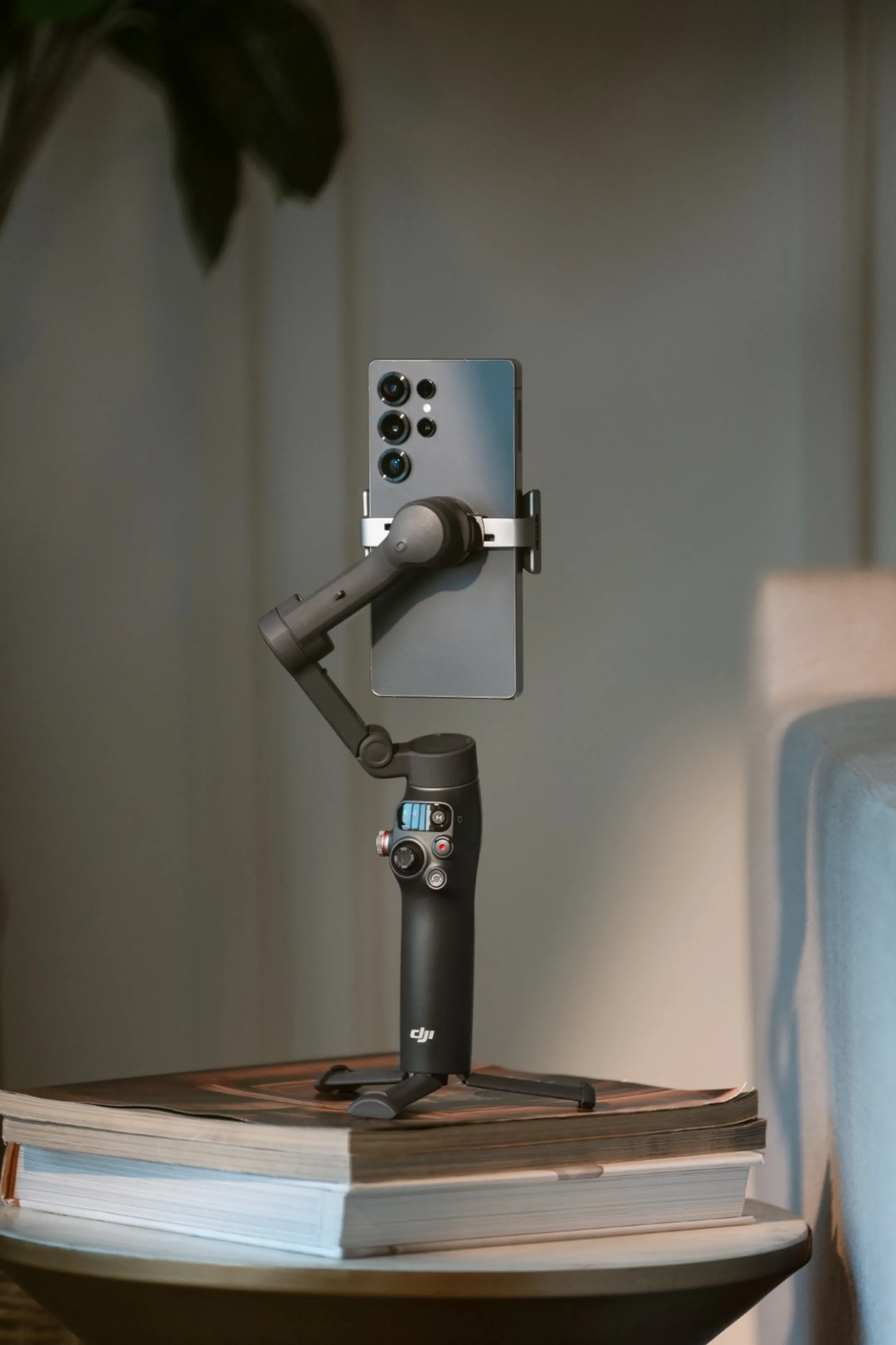 DJI Smartphone Stabilizer Osmo Mobile 8 image