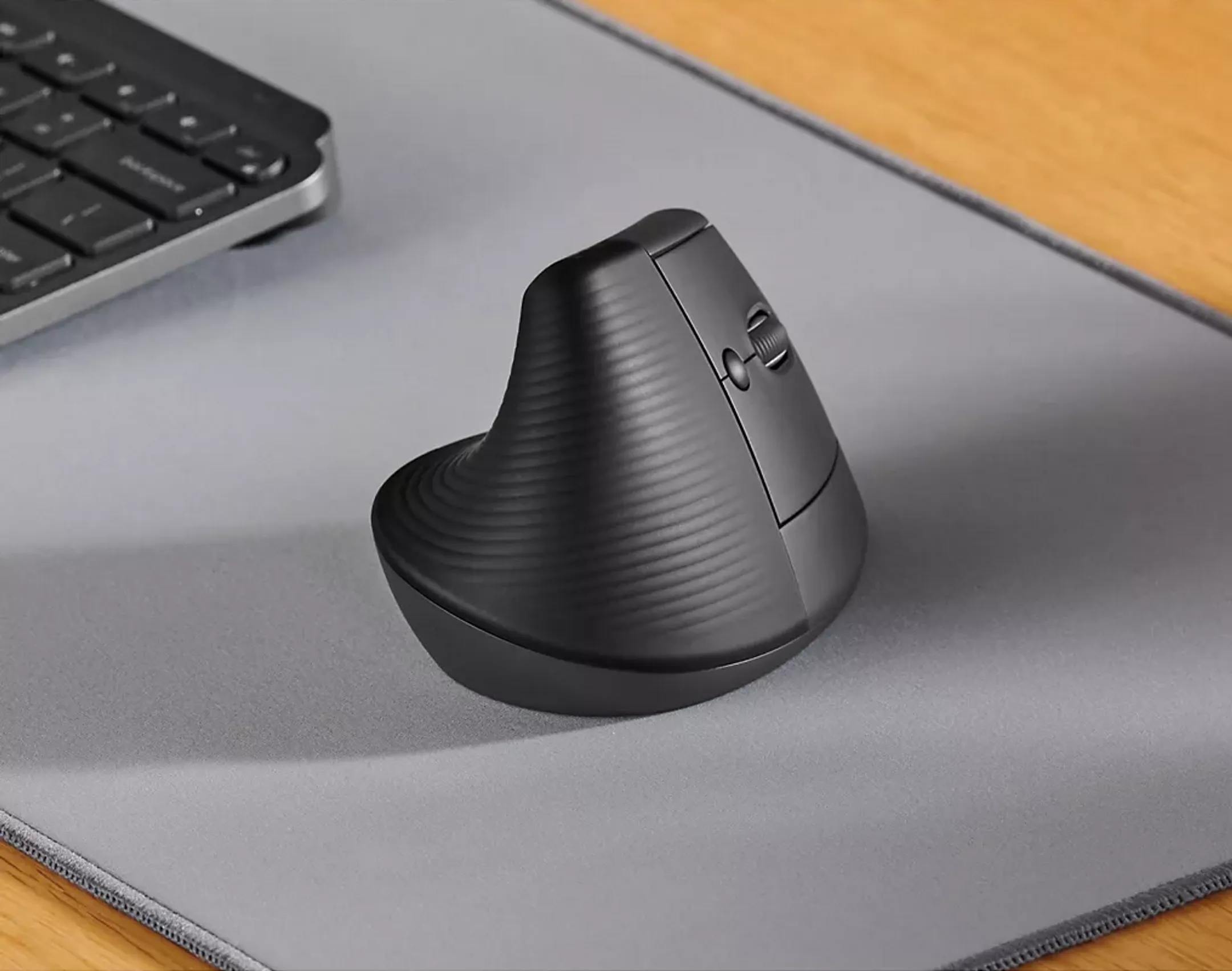 Logitech Souris sans fil ergonomique verticale Lift - Noir image