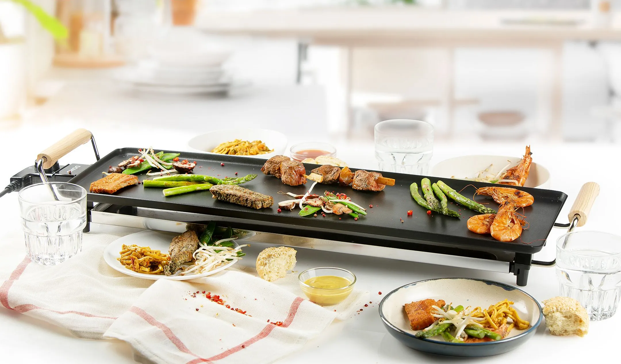 DOMO Plancha XL Family – 1800 W – Holzoptik image