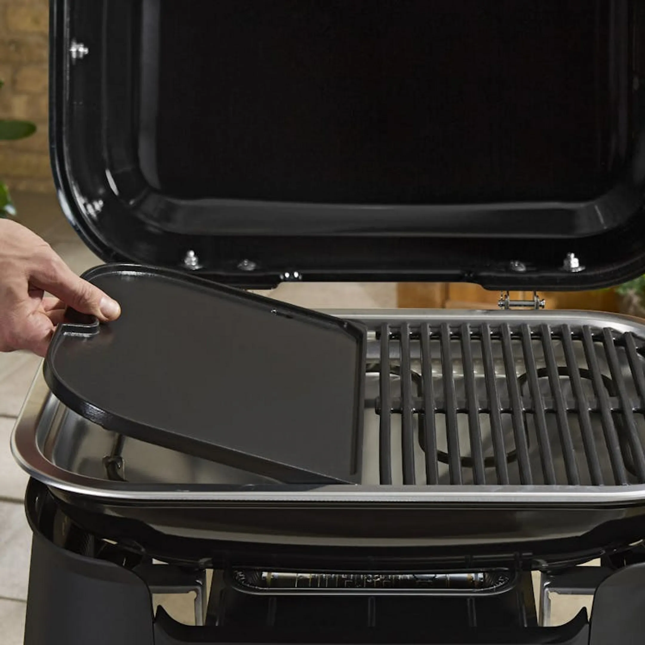 Electric barbecue LUMIN with stand