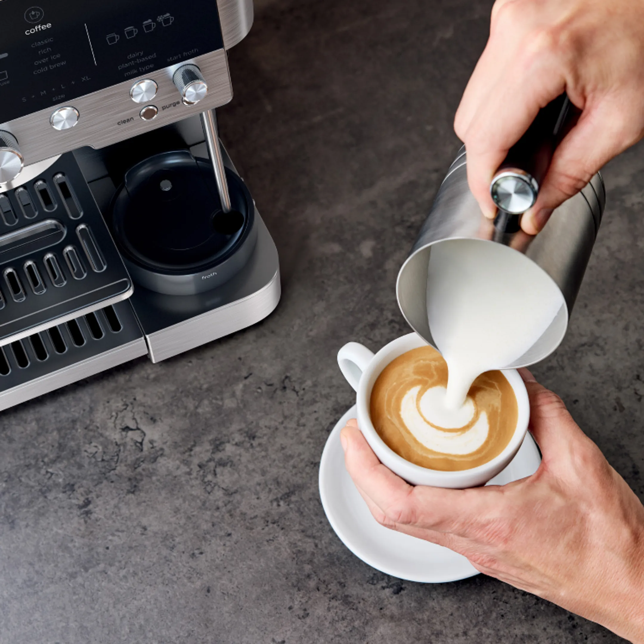 Semi-automatic coffee machine Luxe ES655EU 