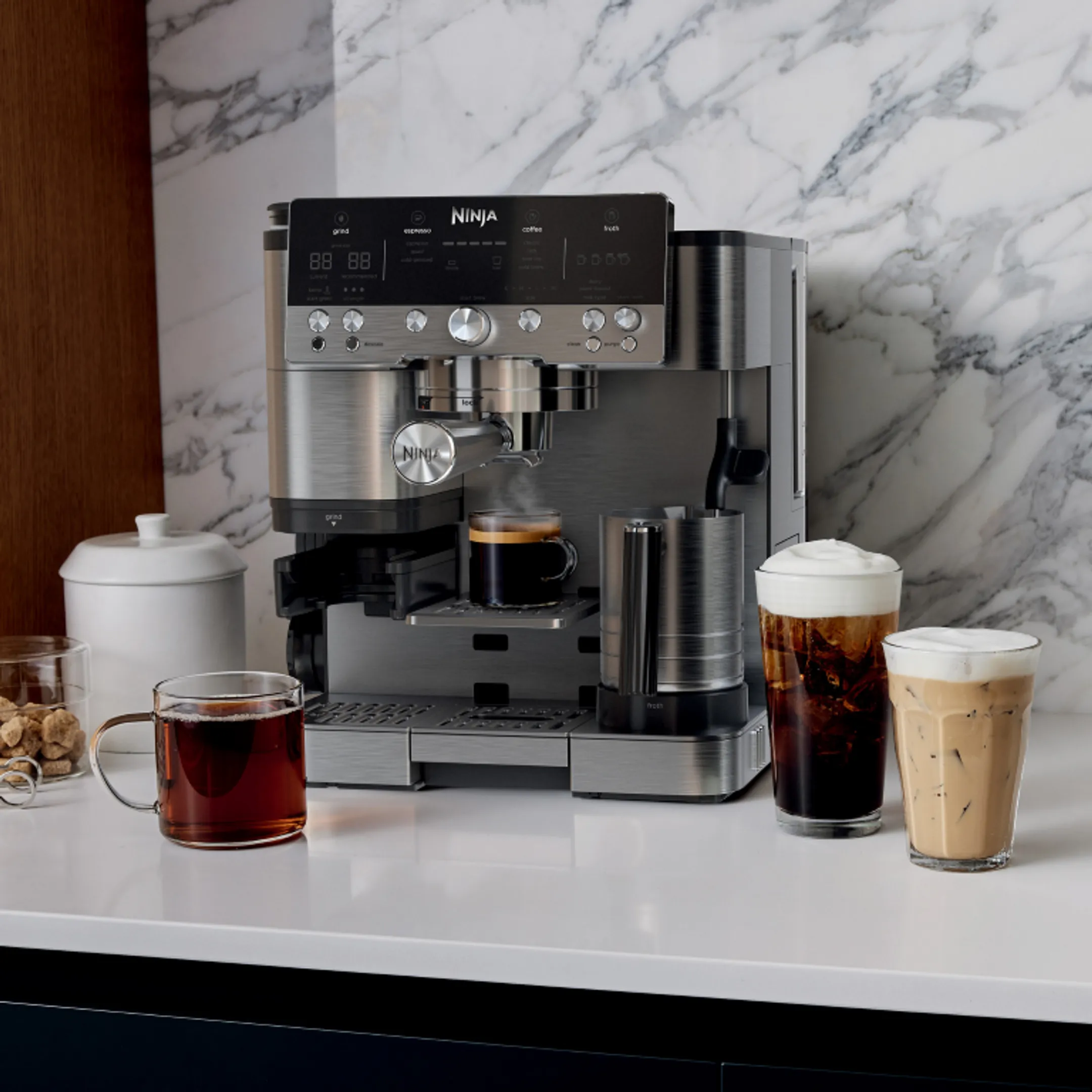 Semi-automatic coffee machine Luxe ES655EU 
